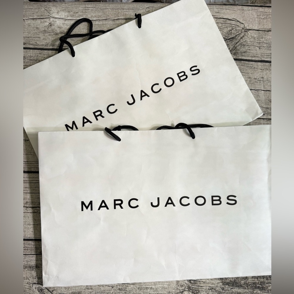 Marc Jacobs EXTRA LARGE gift bag. 20 x 13 in. White with MJ logo print in black